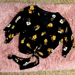 Knotted floral blouse💛✨